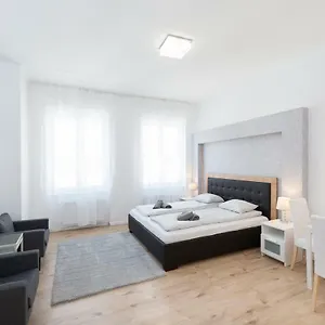 Apartment Astoria Flats 1